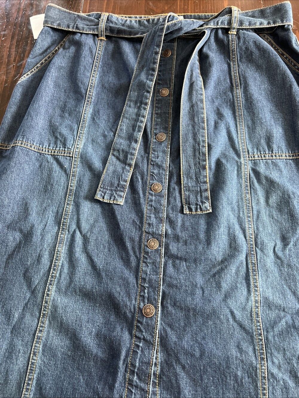 Old Navy Women's 18 Button Down Denim Jean Medium Wash Maxi Skirt NWT 2003 Y2K - Picture 2 of 10